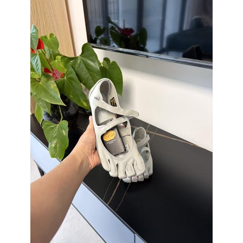 Vibram V-Soul Five Finger - White